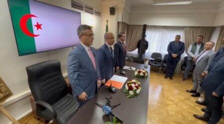 شايب يجري بالقاهرة لقاء مع أعضاء الجالية الجزائرية المقيمة بمصر