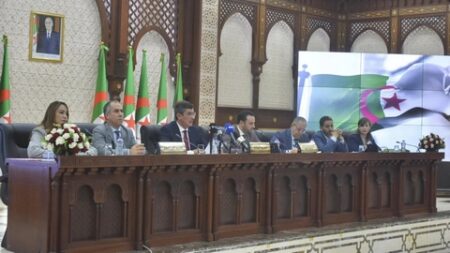 معالجة عرائض المواطنين المودعة قبل نهاية الأسبوع بالعاصمة