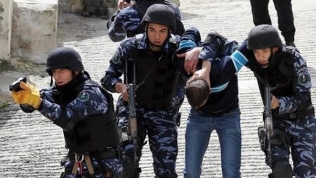 أمن السلطة في نابلس يعتقل الناشط أسيد الخراز