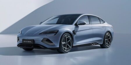 BYD Seal تفوز بجائزة أفضل 10 سيارات في اليابان
