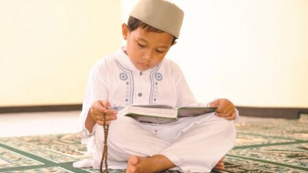 كيف نضبط تساؤلات الأطفال العقدية ؟