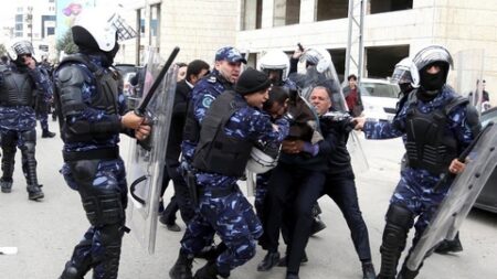 فصائل فلسطينية تستنكر هجمة السلطة على وسائل إعلام لتغطي قمعها علي مخيم جنين