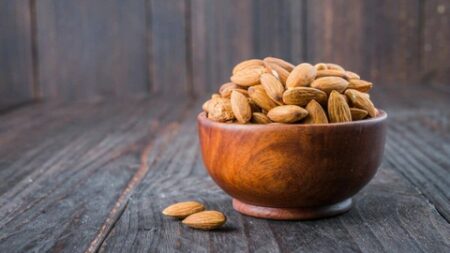 التناول المثالي للُوز ..كميات محددة و مواقيت معينة