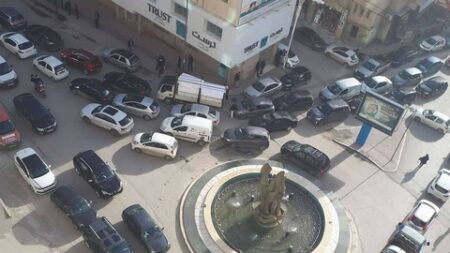 مساع لفك الاختناق المروري بعدد من الأحياء بالشراقة