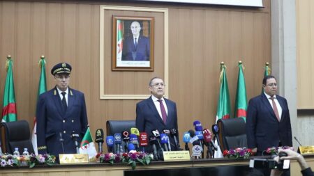 مراد يُنصب والي وهران الجديد