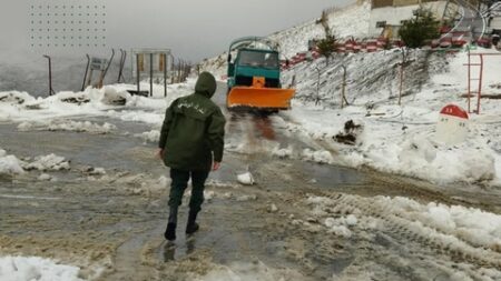 أحوال جوية: عدة طرق مقطوعة بولايتي البويرة و تيزي وزو بسبب تراكم الثلوج