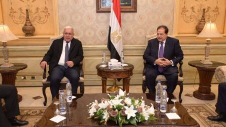 بوغالي يحل بالقاهرة ويستقبل من قبل الوكيل الأول لرئيس مجلس النواب المصري
