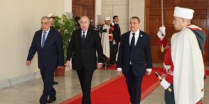 رئيس الجمهورية يشرف على لقاء الحكومة مع الولاة