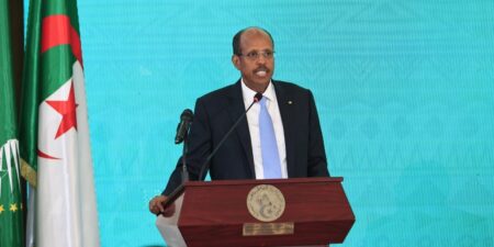 ندوة وهران: وزير الخارجية الجيبوتي يؤكد أن القارة الإفريقية لا تزال تواجه تحديات وتهديدات هامة