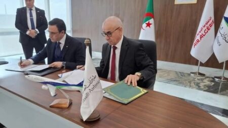 الجوية الجزائرية وطيران الطاسيلي توقعان على اتفاقية إطار لتعزيز التعاون وتوسيع مجالات الشراكة 