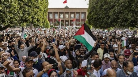 آلاف المغاربة في شوارع 56 مدينة.. “فلسطين للأحرار والتطبيع وصمة عار”