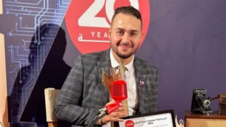 المتوج بالجائزة الأولى في مسابقة “نجمة للإعلام” أنيس بلميلي لـ “الموعد اليومي”: وسائل الإعلام في الجزائر تمثل ظاهرة إيجابية تثري المشهد الإعلامي الوطني