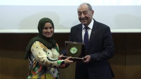 الأمانة العامة لمؤتمر الهيئات القضائية الدستورية الإفريقية والمحكمة الدستورية يكرمان الدكتورة زهرة كيلالي