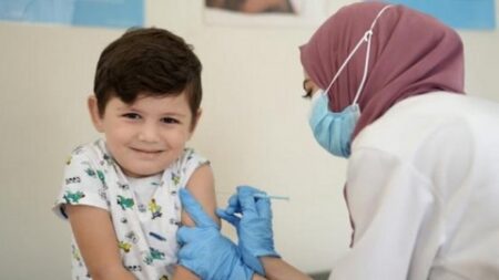 إطلاق أكبر حملة اليوم لتطعيم الأطفال غير الملقحين ما دون 6 سنوات