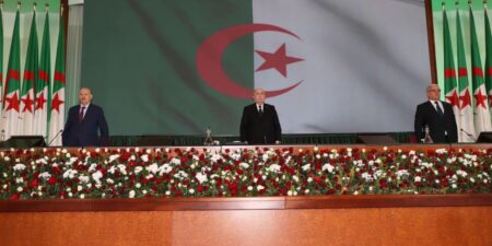 تبون يدعو البرلمان بغرفتيه لعقد دورة استثنائية بحضور رئيس جنوب إفريقيا