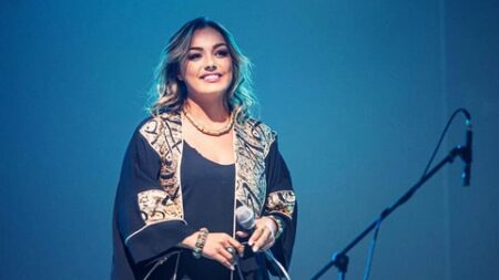 لأول مرة في حياتها الفنية.. ياسمين عماري تحضر لألبوم غنائي بالقبائلية
