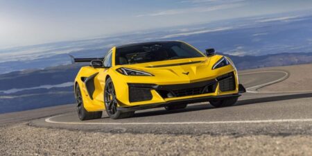 بسعر تنافسي يبدأ بأقل من 175 ألف دولار.. شيفروليه كورفيت ZR1 2025