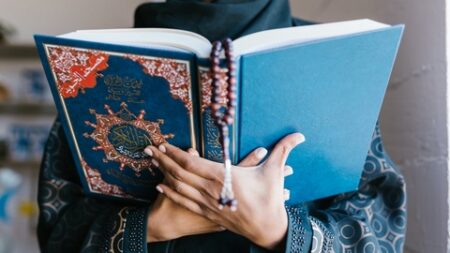 دور المرأة في بيت الزوجية