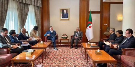 الوزير الأول يستقبل وزير الثقافة الإيطالي