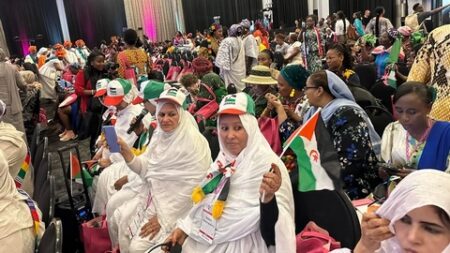 في ملتقى حوار المرأة الإفريقية : إبراز دور  المرأة الصحراوية في بناء المؤسسات