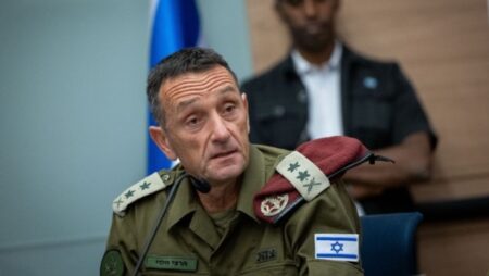 رئيس أركان جيش الاحتلال هرتسي هليفي يعلن استقالته