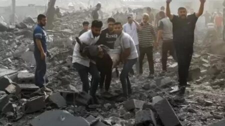 شهداء جراء غارات “إسرائيلية” مكثفة على قطاع غزة طالت منازل مأهولة