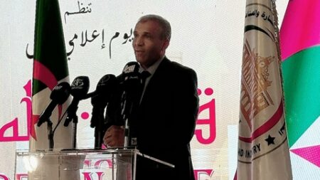كمال حمني.. قانون المالية 2025 خطوة نحو تعزيز الشفافية وتحقيق نمو اقتصادي مستدام”