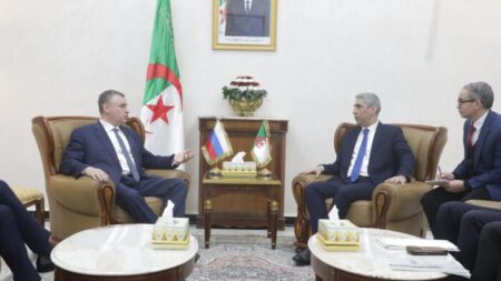 رئيس لجنة الشؤون الخارجية بمجلس الأمة يستقبل نظيره بمجلس الدوما للجمعية الفيدرالية لروسيا