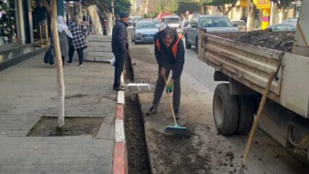 تجنبا لإعاقة الحركة المرورية.. مرافقة أمنية لأشغال صب الخرسانة ليلا ببئر توتة
