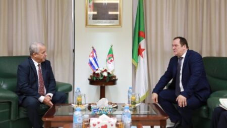الجزائر وكوبا تعززان التعاون الإعلامي عبر اتفاقيات جديدة