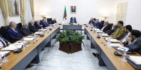 قوجيل يشرف على تنصيب فوج العمل لدراسة قوانين تنظيم الأحزاب والجمعيات