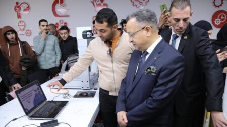 بداري يدعو الطلبة إلى استغلال قدراتهم الفكرية للانخراط في عالم المقاولاتية