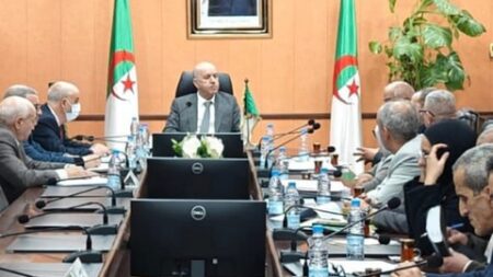 سايحي ينشئ لجنة لدراسة اختلالات القوانين الأساسية ويعد بأثر رجعي من 2024