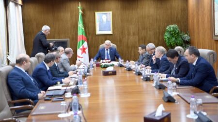 بوغالي يترأس اجتماعا تحضيريا لمناقشة اليوم الدراسي حول التفجيرات النووية الفرنسية
