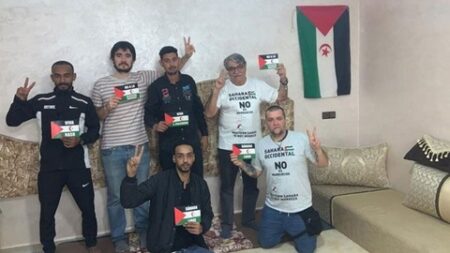 الاحتلال المغربي يطرد ثلاثة إسبان من مدينة الداخلة المحتلة للتعتيم على جرائمه الحقوقية