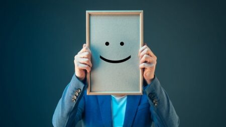 العلم والإيمان.. صدقة بدون مال