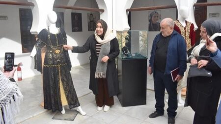 المدية تحتفي بالزي النسوي للشرق الجزائري الكبير