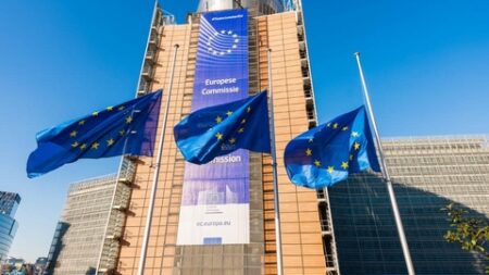 المفوضية الأوروبية: اتفاقية الطيران الأورو-متوسطية مع المغرب لا تنطبق على الصحراء الغربية