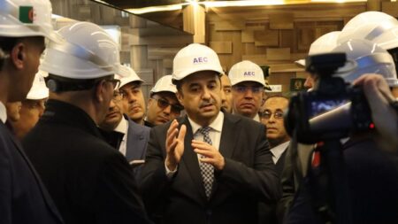 عرقاب في زيارة عمل وتفقد لمشروع محطة تحلية مياه البحر “فوكة 2” بتيبازة