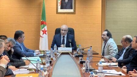 زيتوني يترأس اجتماعا تنسيقيا مع منتجي المواد الغذائية واسعة الاستهلاك