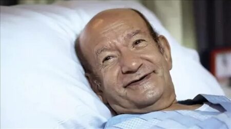 بعد أن أصيب بورم في الحنجرة… لطفي لبيب يقرر اعتزال الفن