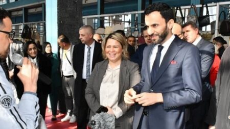 وزير اقتصاد المعرفة والمؤسسات الناشئة يشرف على افتتاح الصالون الوطني للنشاط المصغر