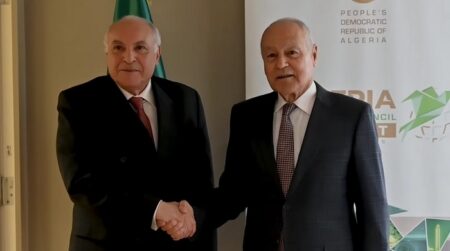 عطاف يجري محادثات مع الأمين العام لجامعة الدول العربية بنيويورك