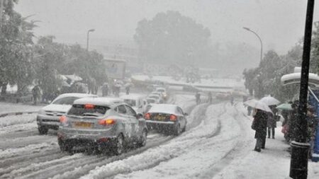 سطيف ترتدي حلة بيضاء بعد تساقط كثيف للثلوج