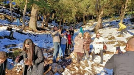 محطة تيكجدة تستقبل آلاف السياح  