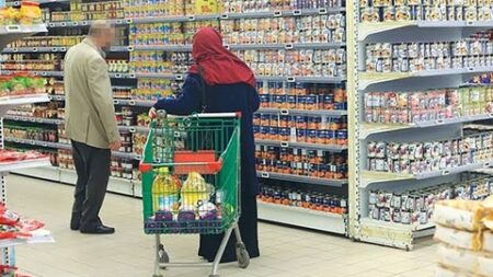 الجمعية الوطنية للتجار والحرفيين تثمّن الإجراءات الحكومية لضمان وفرة المواد الغذائية واستقرار الأسعار