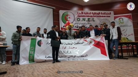 إشادة طلابية بقرار رئيس الجمهورية بخصوص رفع قيمة المنحة الجامعية