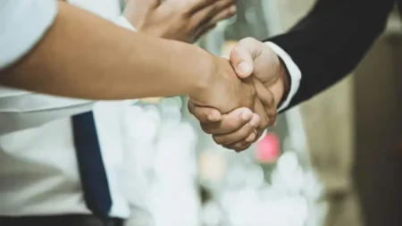 التعارف… مدخل إلى أرواح البشر