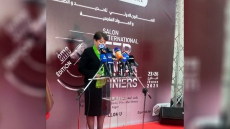 طافر: صناعة الحديد والصلب ركيزة أساسية في تحقيق التنمية الاقتصادية
