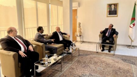 وزير الصناعة يستقبل نوابا من المجلس الشعبي الوطني عن ولاية عنابة